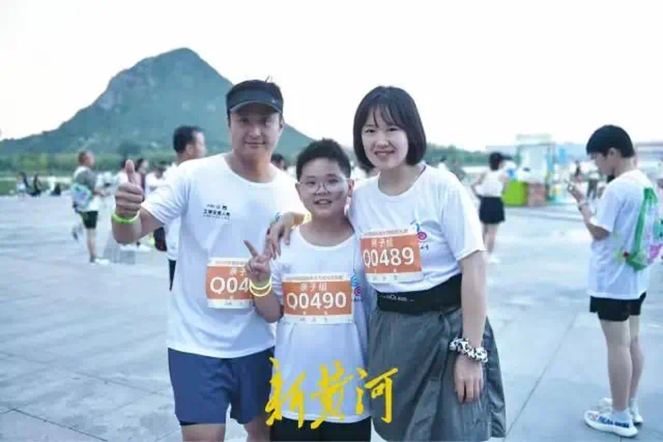 她笑着补充, CJAAA