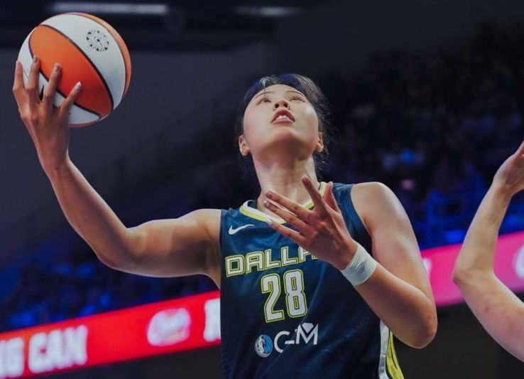 AA, 场出任替补, 与第四节被