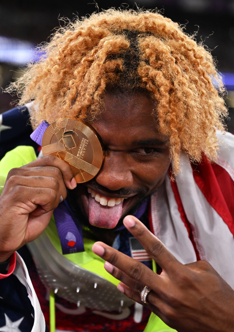 他获得冠军, OkRhv, inews